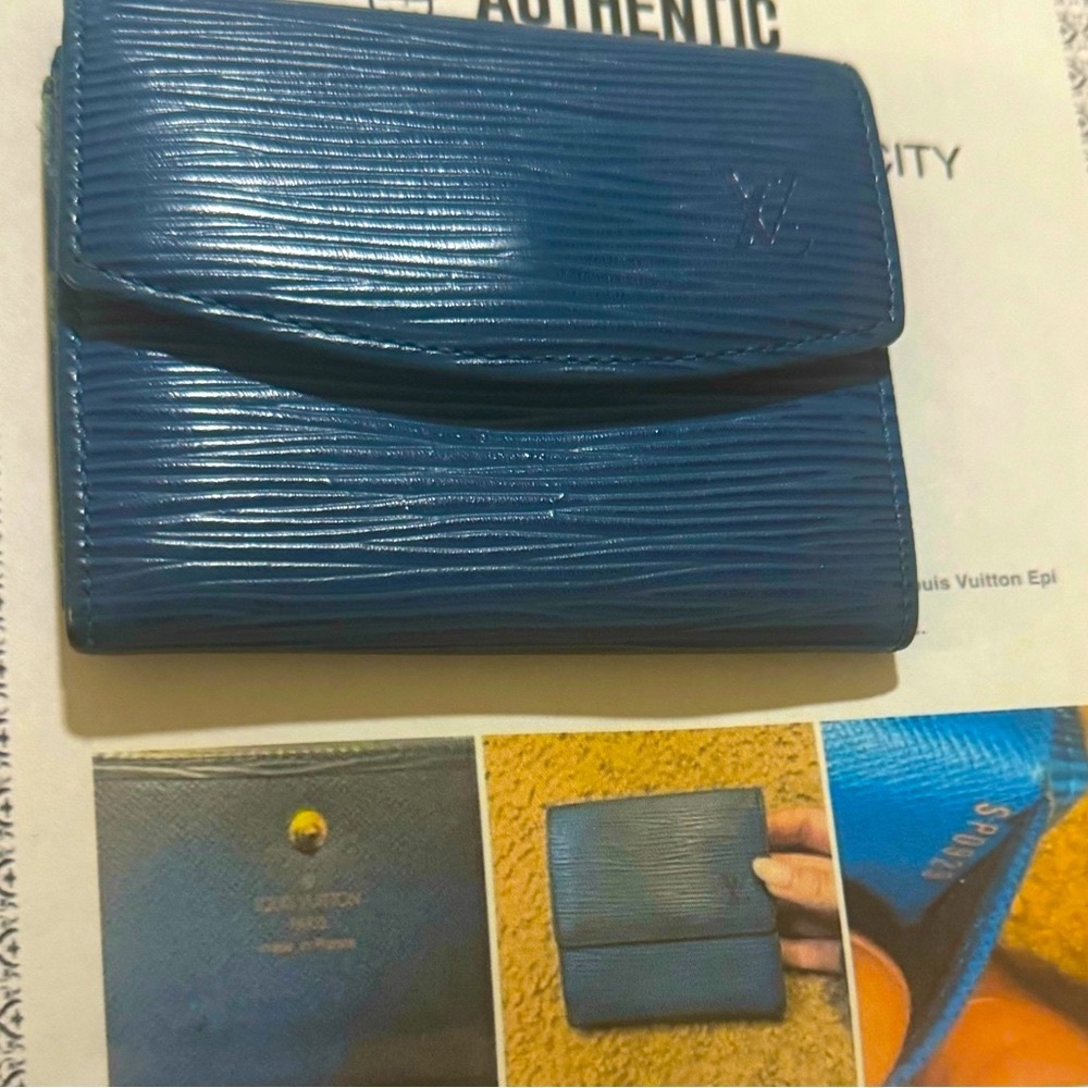 Louis Vuitton compact wallet with COA